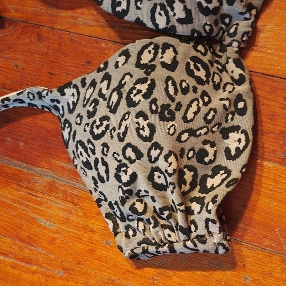 Shade & Shore Gray Leopard Print Halter Neck Bikini Top Sz 32B - Picture 3 of 9